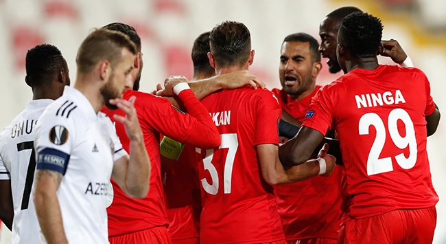 Sivasspor ilk galibiyetini aldı