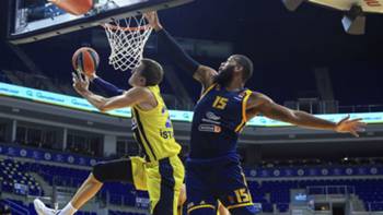 Vesely'den müthiş ters smaç!
