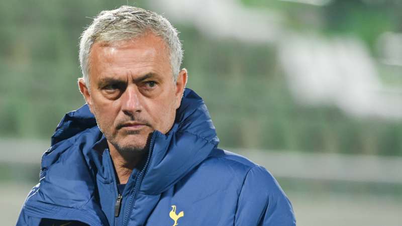 UEFA'dan Jose Mourinho'ya bir maç men cezası