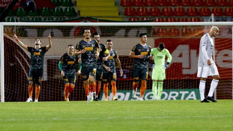 Alanyaspor, Beşiktaş'ın serisine son verdi: 2-1