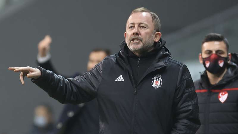 Sergen Yalçın: "Kenarda durup evimize mi gidelim? Konuşmak zorundayız"