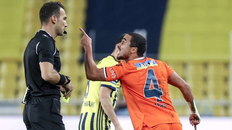 Başakşehir'in itiraz kabul edildi, Rafael'in cezası kaldırıldı