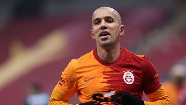 Galatasaray, Feghouli'yi satmak istiyor iddiası!