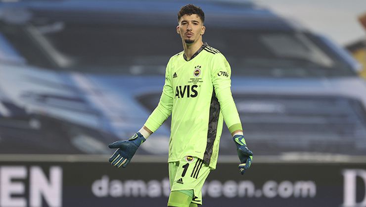 Ajax Fenerbahçeli Altay Bayındır'ı transfer etmek istiyor