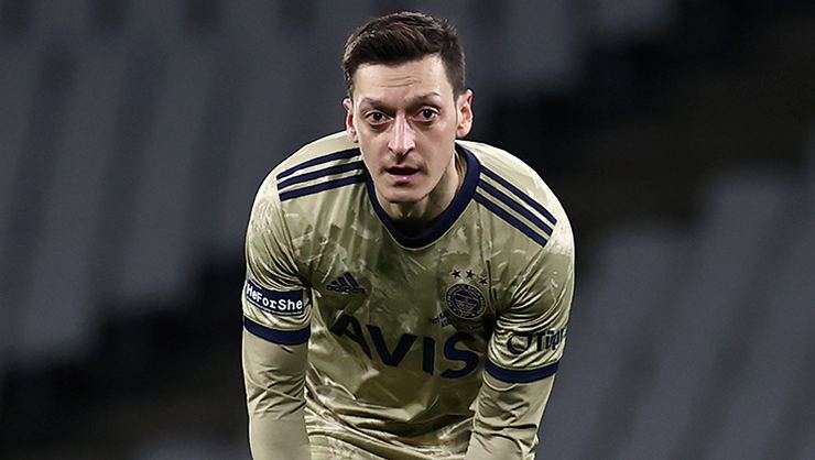 Son dakika! Fenerbahçe'de yeni lider Mesut Özil.