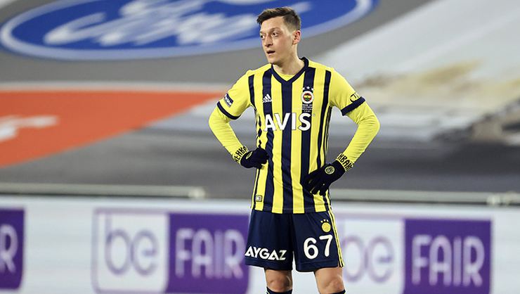 Fenerbahçe'de Mesut Özil şoku! İşte kaçıracağı maçlar