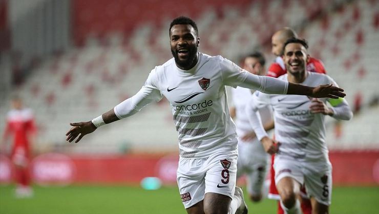 Fenerbahçe'den son dakika Aaron Boupendza için transfer açıklaması!