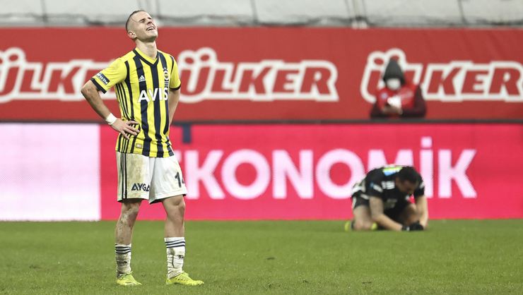 Fenerbahçe'ye şok üstüne şok! Nazım ve İrfan Can'ın ardından Pelkas