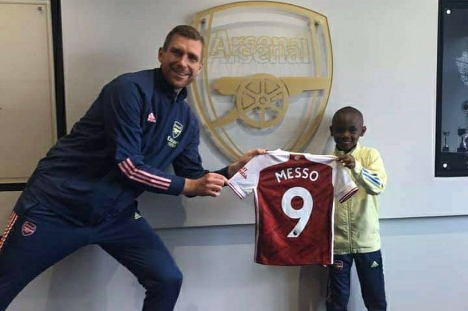 10 yaşındaki Leo Messo, Arsenal'da