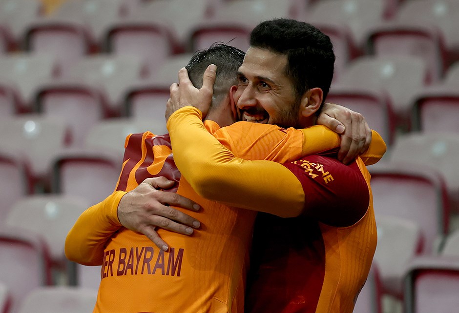 Galatasaray'ın UEFA listesinde 4 isim yer almadı