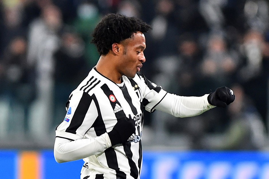 Juan Cuadrado, Hakan Çalhanoğlu'na nazire yaptı, Juventus kazandı