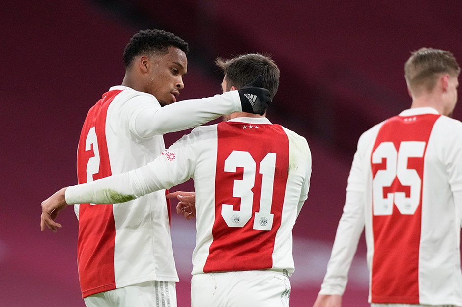 Ajax'tan 9 gollü galibiyet
