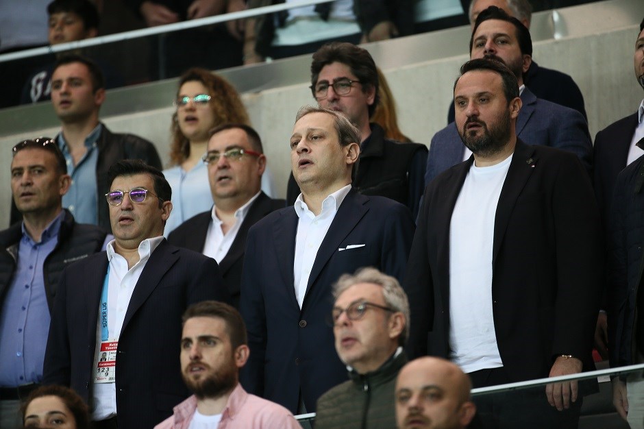 Burak Elmas, Galatasaray başkanı olarak son maçını izledi
